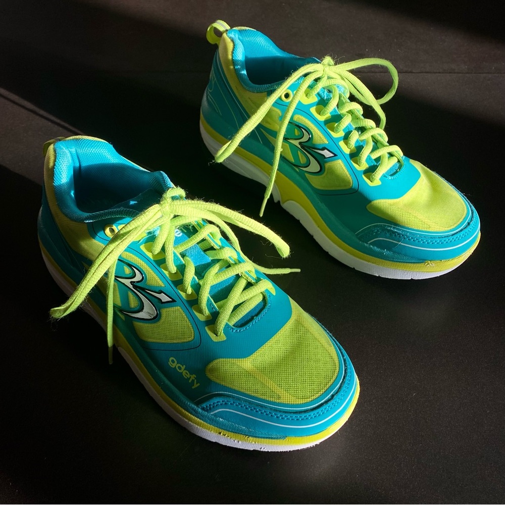 GDEFY Gravity Defyer Ion Neon / Aqua Orthopedic Comfort Shoes Sz 8